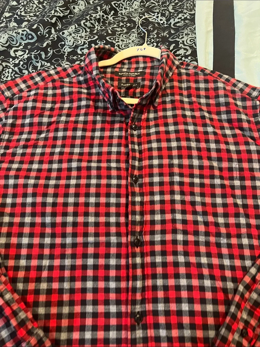 Banana Republic CAMDEN FIT Red and Black Plaid Button-Down Shirt